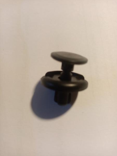 Kunststoff Spreitzniet für Verkleidungen